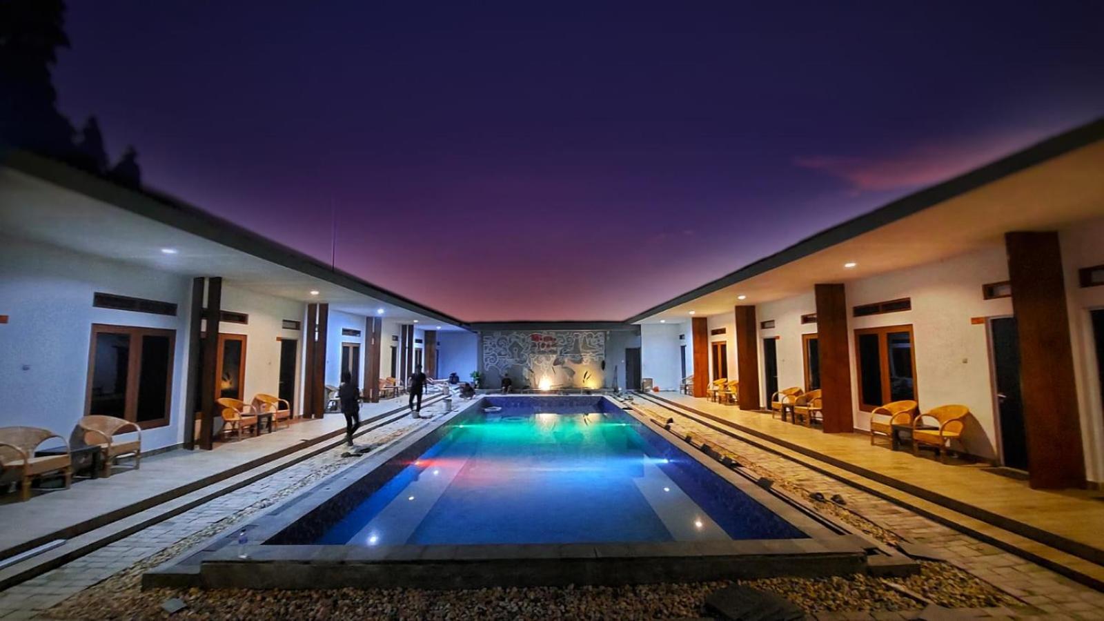 Morika Inn Вайкабубак Екстер'єр фото